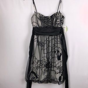 NWT Windsor Black & Cream Mesh Overlay Party / Prom Dress - Size 3/4 Juniors